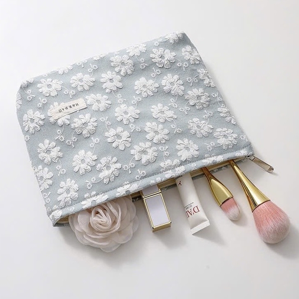 Make Up Purse - White Flower In Light Green