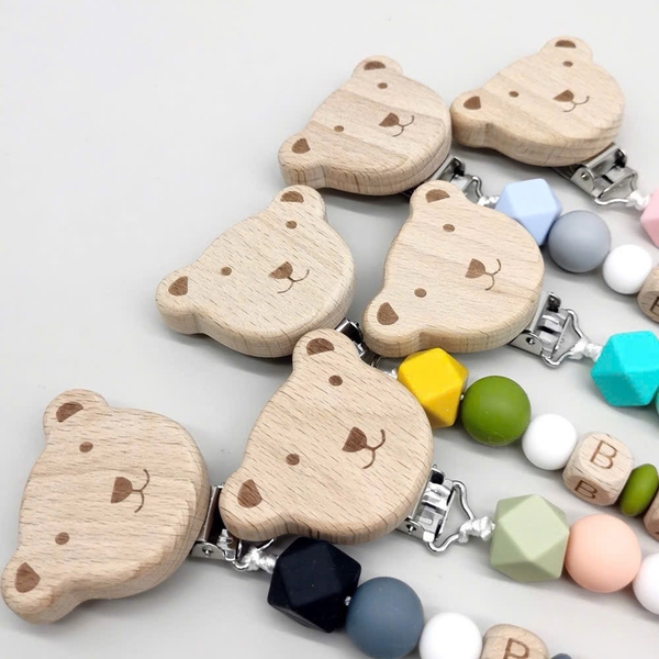 Baby ‘Bear’ Silicon Pacifier Holder in Green