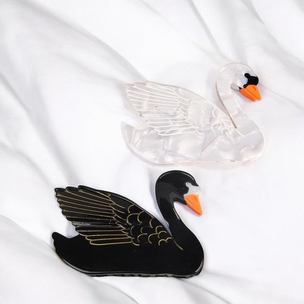 HAIR ACCESSORY - Hair Claw in Black Swan