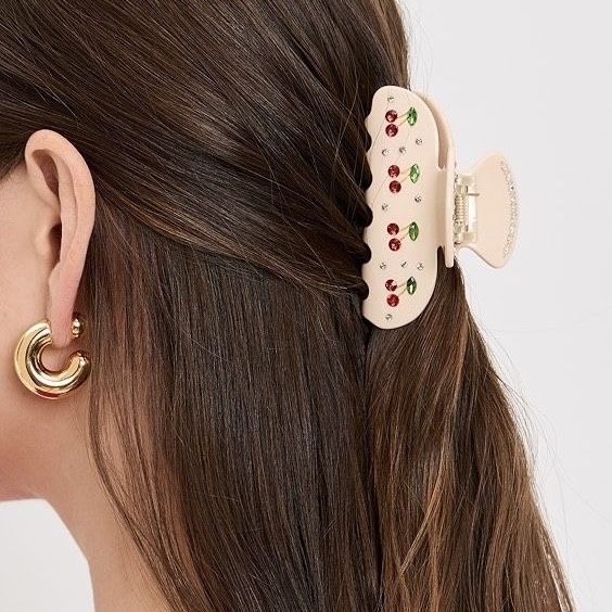 HAIR ACCESSORY - Cherry Hair Claw in Beige