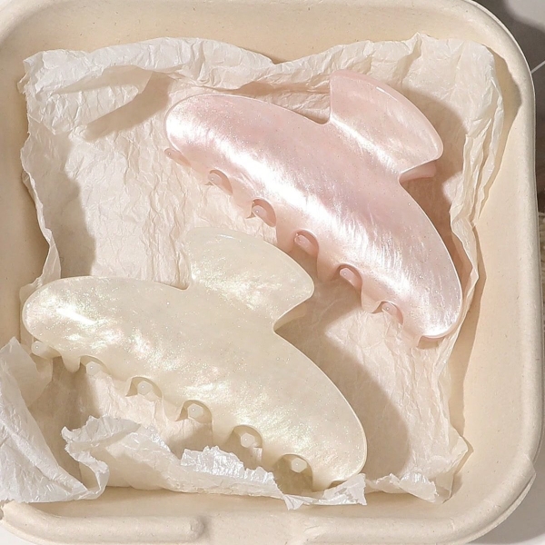 HAIR ACCESSORY - Heirloom Hair Claw in Shimmer White Marble
