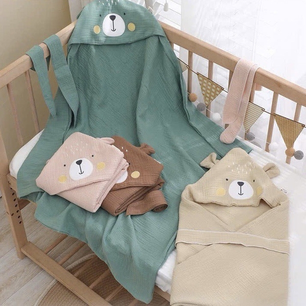 Bear Hooded Muslin Bath Towel in Pink