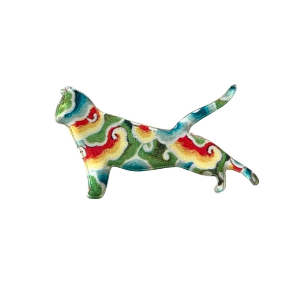 XLAND - Mini Pin "Stretching Cat in Fire Pattern"