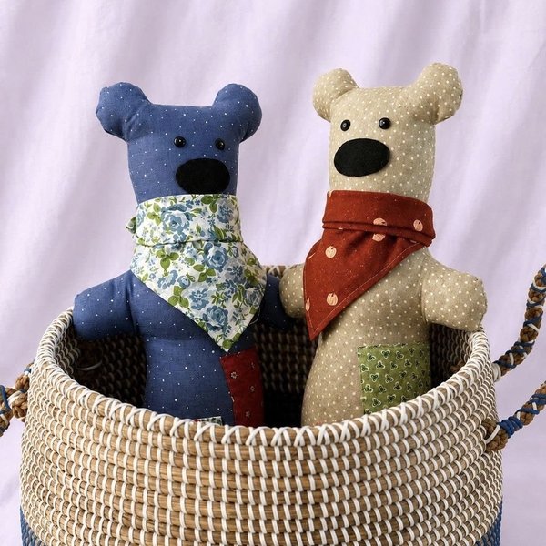 RỪNG HANDMADE - Bob Bear in Navy With Blue Rose Scarf