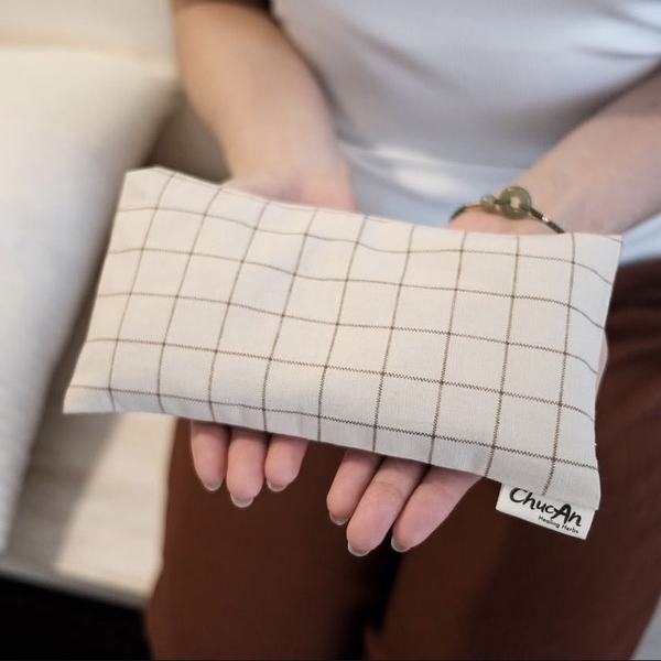 CHUC AN HEALING HERBS - Herbal Eye Pillow in Beige Gingham