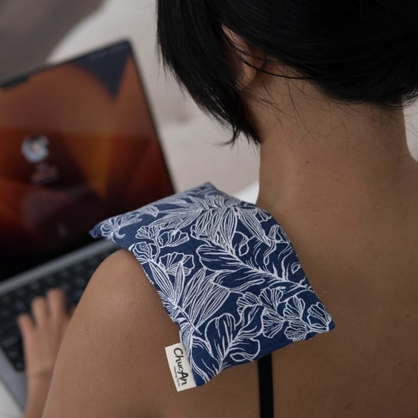 CHUC AN HEALING HERBS - Herbal Eye Pillow in Blue With White Leaf