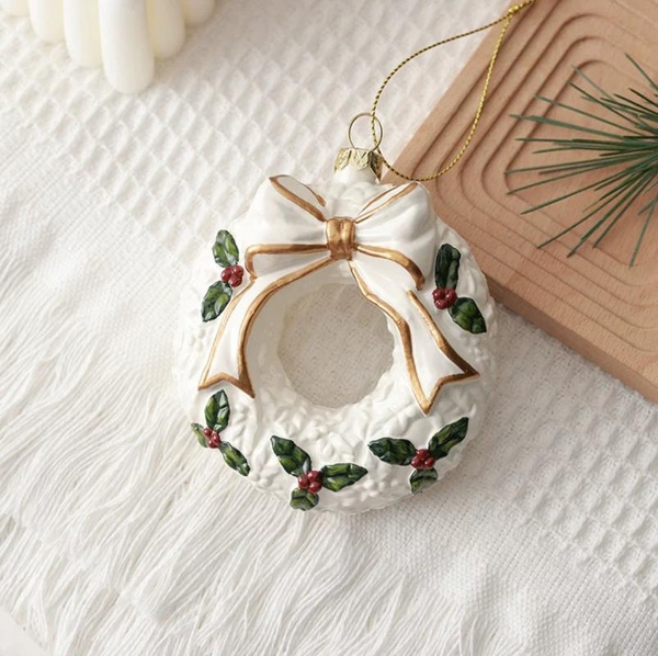 Poly Christmas Ornament - Wreath In White