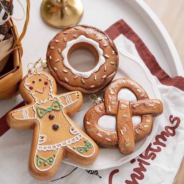 Poly Christmas Ornament - Donut