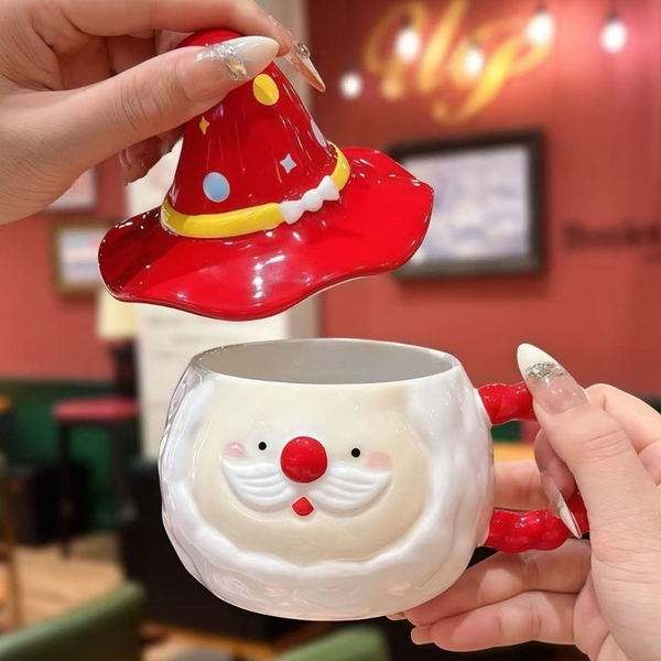 Christmas Mug With Lid - Santa Claus in Red