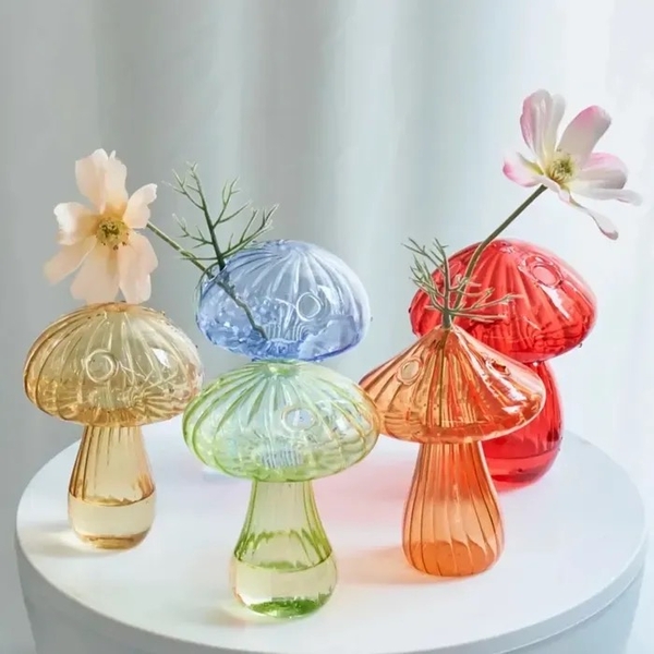 Mushroom Glass Vase in Lime