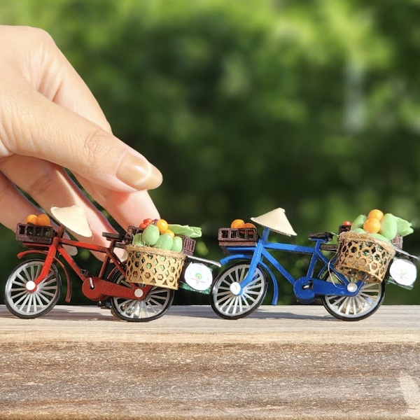 NHA TIN - 'Xe Trái Cây - Fruit Vendor Cart' Magnet In Blue
