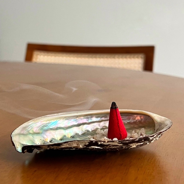 LABBI - ‘Dragon Blood’ Cone Incense