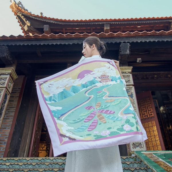 LA'ARTISAN - ‘Tràng An’ Square Scarf