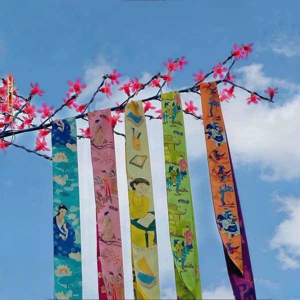 LA'ARTISAN - ’Kiến Trúc Sài Gòn’ Twilly Scarf