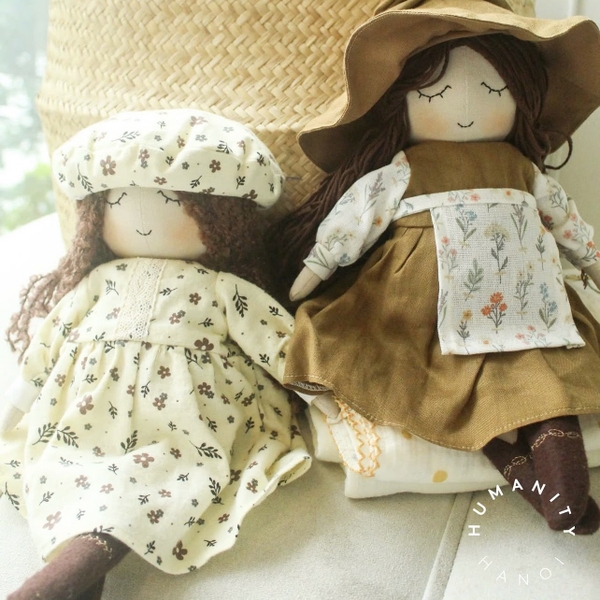 RUNG HANDMADE - Anne Doll in White Daisy Dress