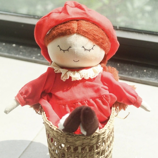 RUNG HANDMADE - Anne Doll in Red Dress