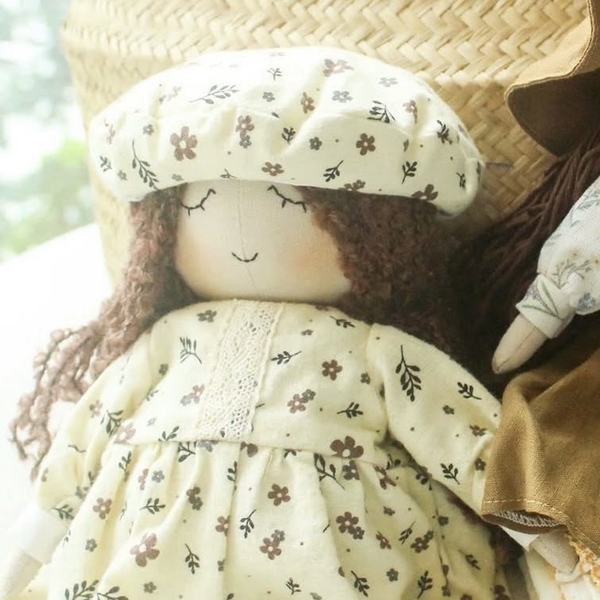 RUNG HANDMADE - Anne Doll in White Daisy Dress