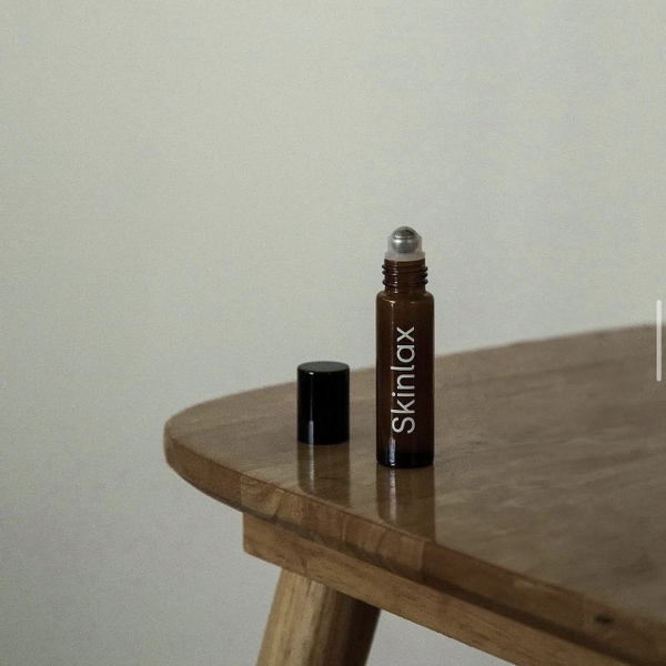 SKINLAX - Brightening & Moisturizing Lip Essence