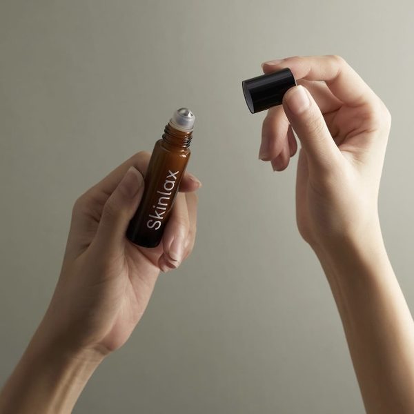 SKINLAX - Brightening & Moisturizing Lip Essence