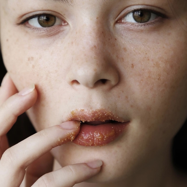 SKINLAX - Honey Ginger Lip Scrub