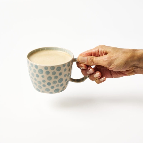 BÁT TRÀNG CERAMIC - Short Mug in Baby Blue Polka Dot