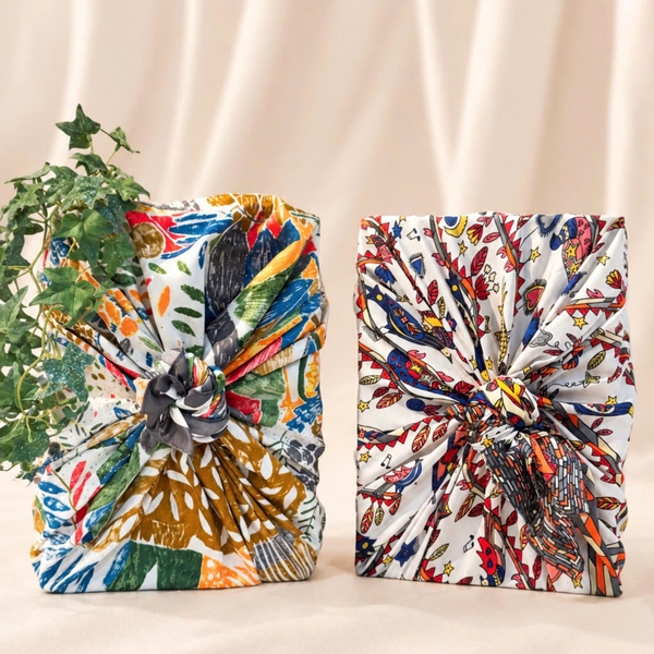 SQUARE SCARF - ‘Birdy Paradise’ in White