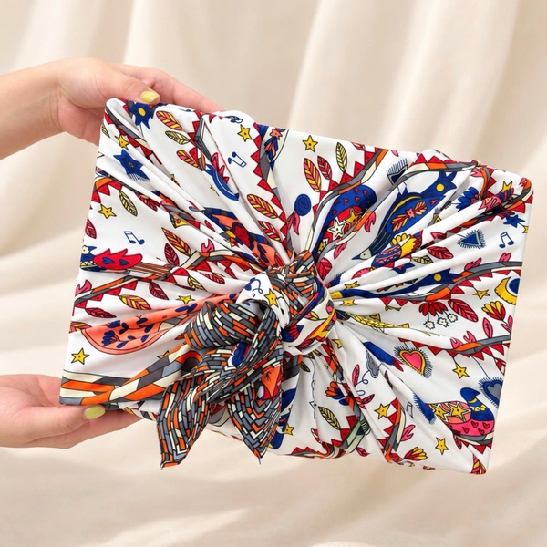 SQUARE SCARF - ‘Birdy Paradise’ in White