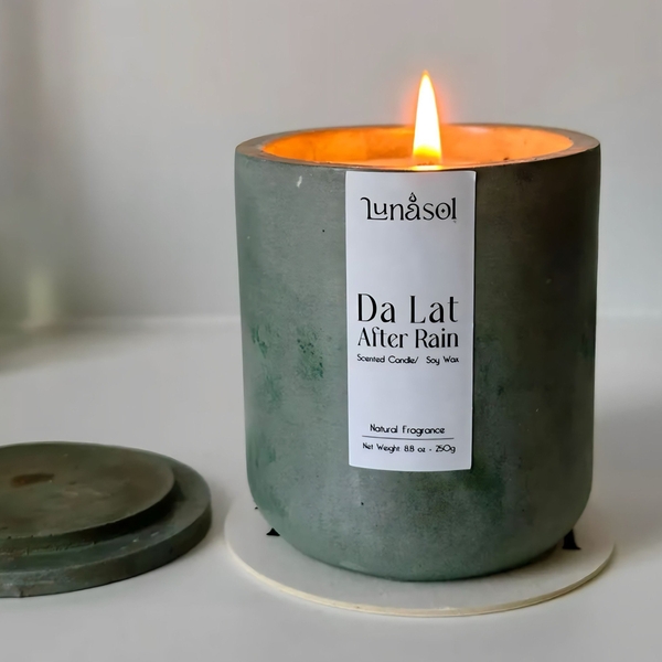 LUNASOL - 'Da Lat After Rain' Scented Candle