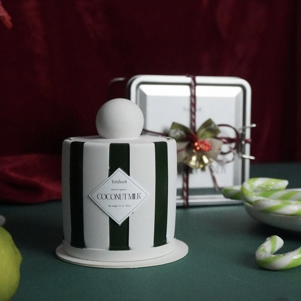 LUNASOL - 'Coconut Milk' Scented Candle