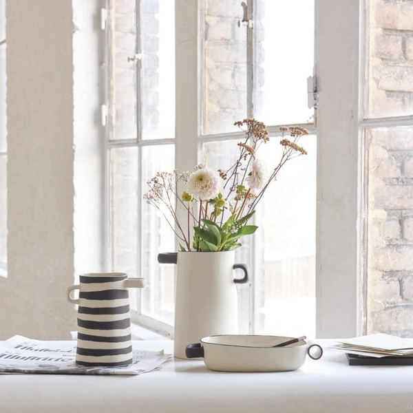 BAT TRANG - Ceramic Short Solid Vase With Black Handle