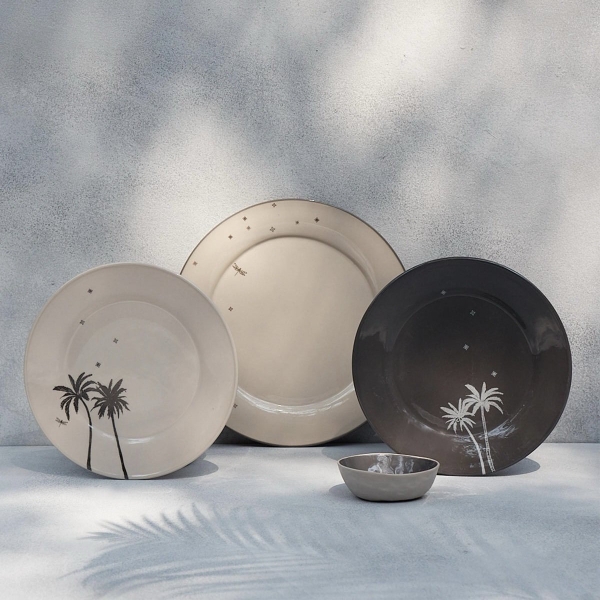 BAT TRANG - Ceramic Palm Tree Plate In Ivory