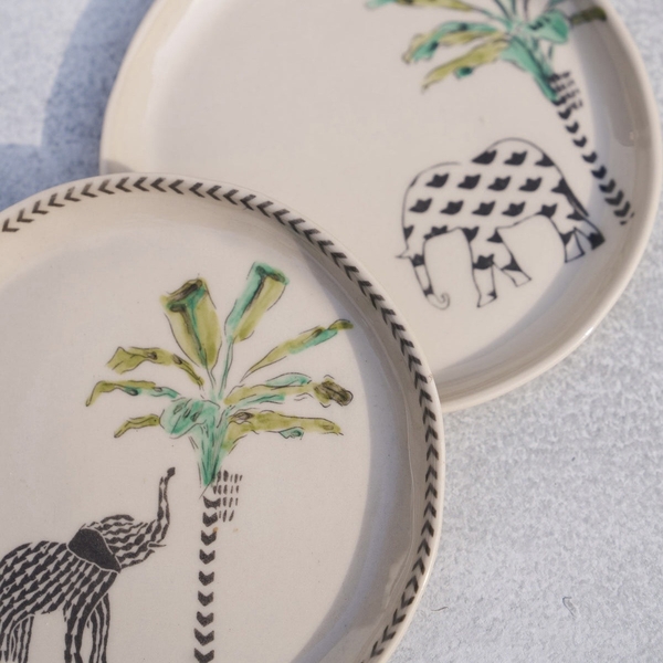 BAT TRANG - Ceramic Small Round Plate in Elephant No.02