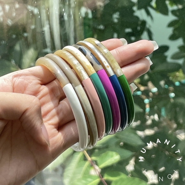 AZIET -  Buffalo Horn & Lacquer Round Bracelet in Gold, Orange & Pink