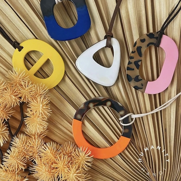 AZIET -  Buffalo Horn & Lacquer Double Sided Necklace In Yellow & Black