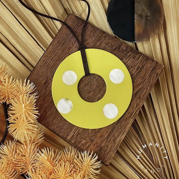 AZIET -  Buffalo Horn & Lacquer Necklace In Yellow With White Dot