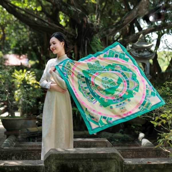 LA'ARTISAN - 'Hà Nội' Double-Sided Square Scarf