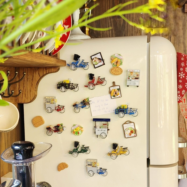 NHA TIN - 'Xe Hủ Tíu - Hu Tieu Vendor Cart' Magnet