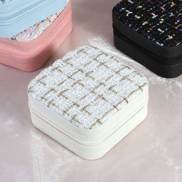 Square Jewelry Box In White With Gold Tweed