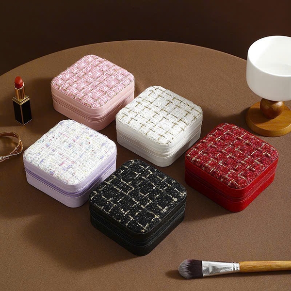Square Jewelry Box In White With Gold Tweed