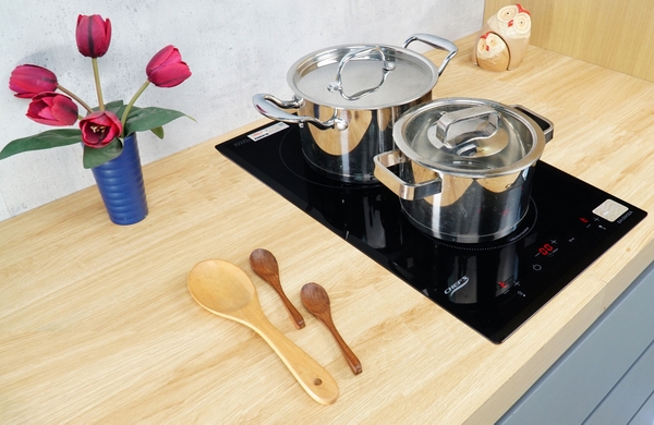 Bếp từ đôi Chef's EH-DIH32A - Thiết kế dọc Domino