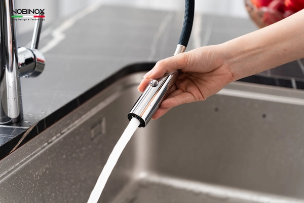 Vòi rửa bát dây rút Nobinox Winto NX500
