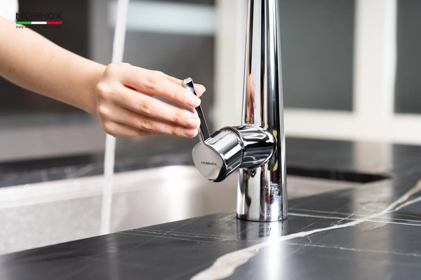 Vòi rửa bát dây rút Nobinox Winto NX500