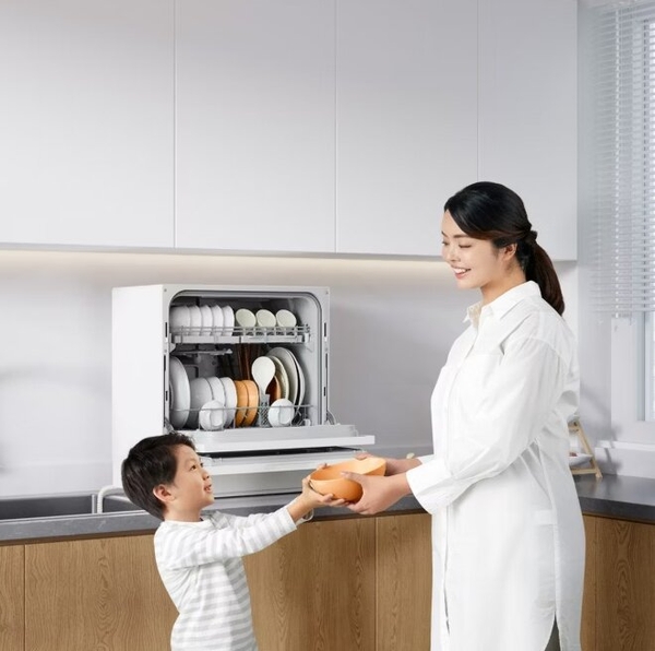 Máy Rửa Bát Để Bàn Panasonic NP-TH1WEVN