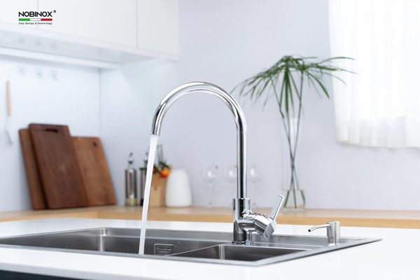 Vòi rửa bát nóng lạnh Nobinox Loren NX522