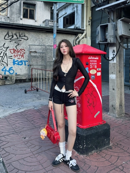 Slyna Short