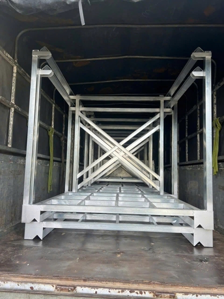 Pallet Xếp chồng nhiều tầng tải 1000kg/pallet