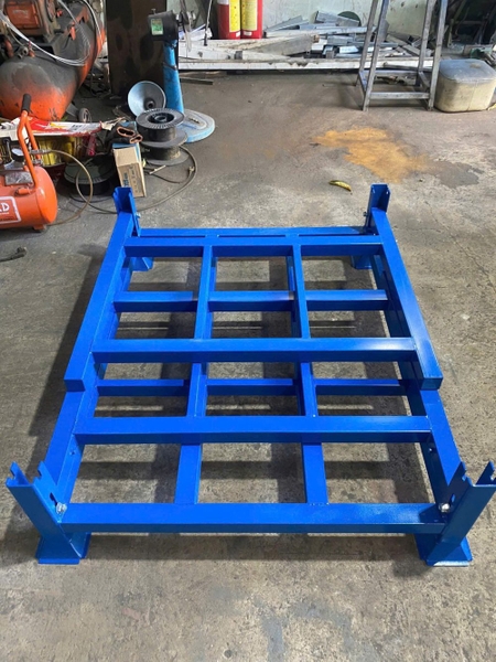 Pallet xếp chồng, Kệ Pallet Sắt