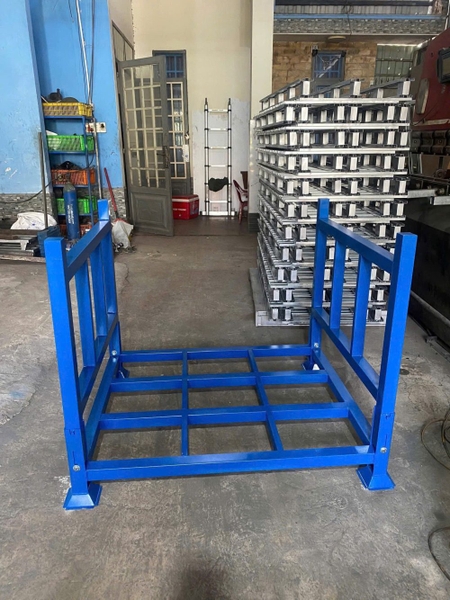 Pallet xếp chồng, Kệ Pallet Sắt