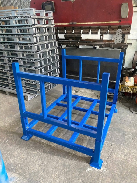 Pallet xếp chồng, Kệ Pallet Sắt