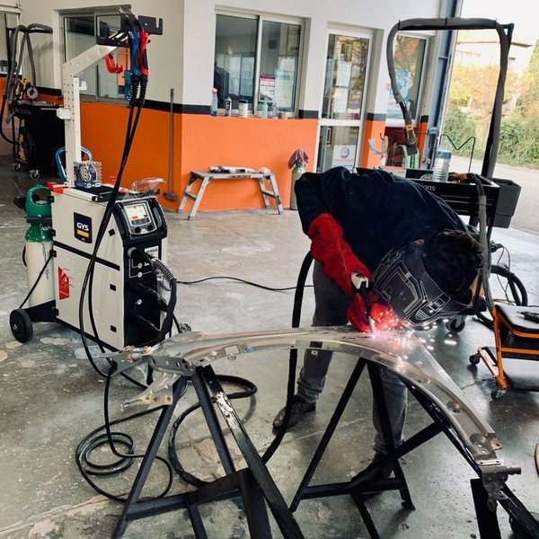 May han MIG MAG cong nghe Inverter kỹ thuat so 3 sung doc lap AUTOPULSE 220 M3 ma Ref 036703 san xuat tai Phap